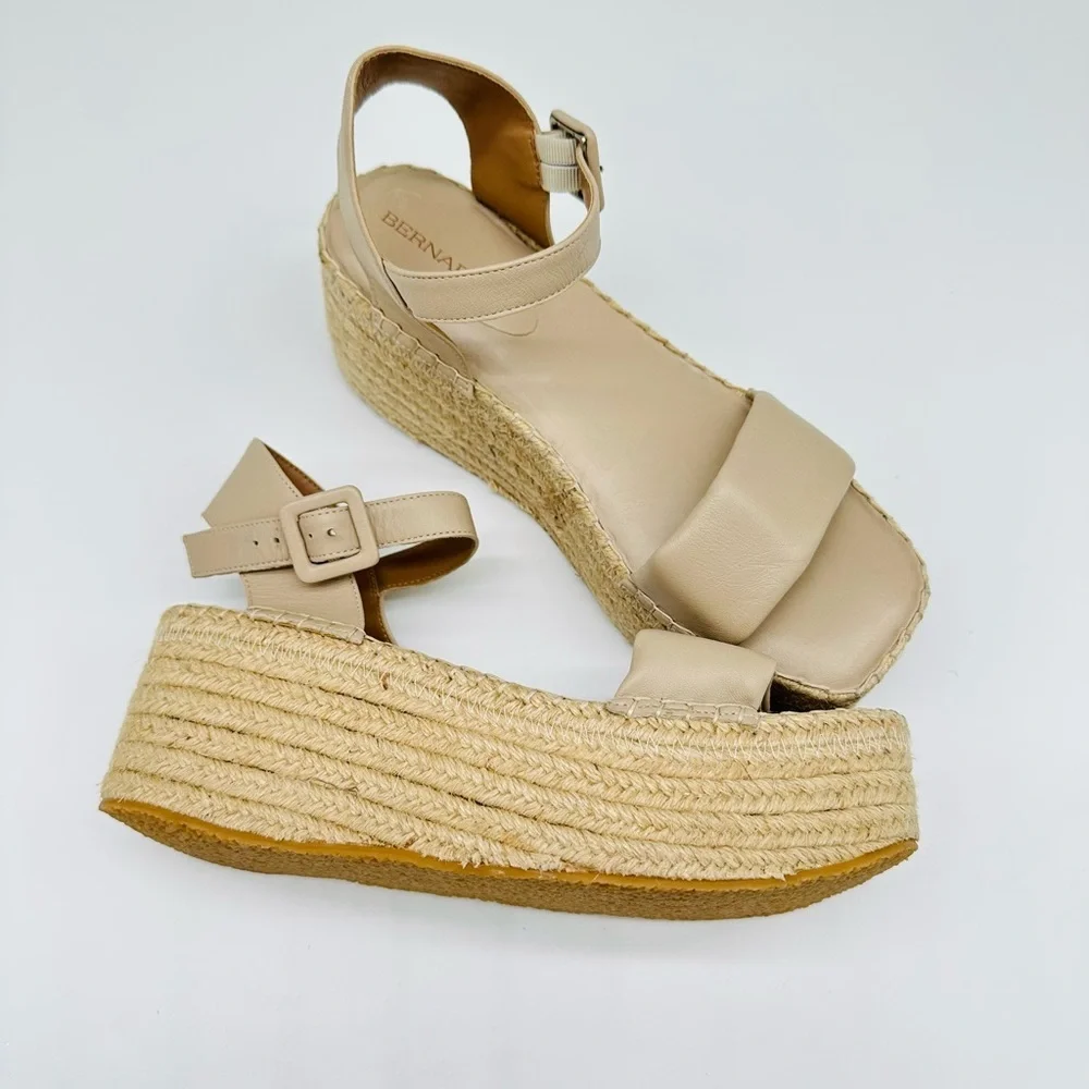 Bernardo Mallorca Womens Solid Leather Platform Heels